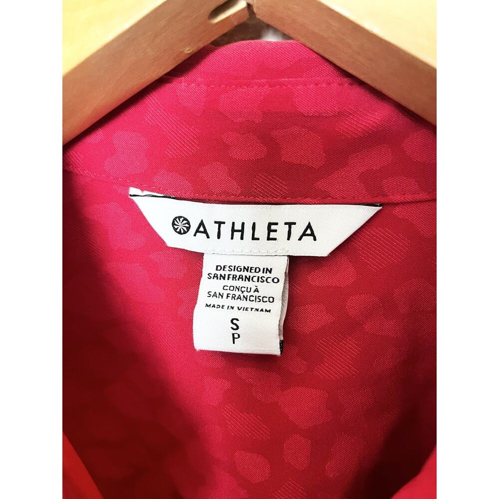 Athleta Urbanite Textured Button Down Shirt Women Small Red Gorpcore Athleisure - Picture 7 of 11